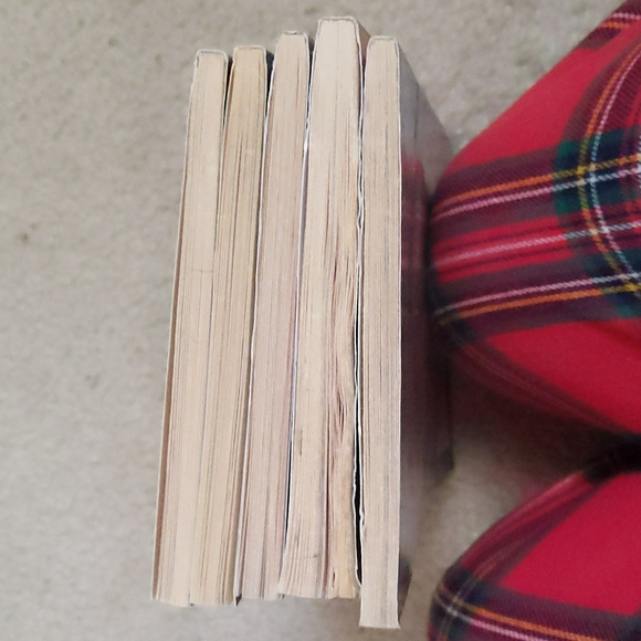 Children's Survival books - Picture 5 of 8